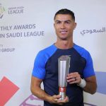 رونالدو يتسلم جائزة جديدة في السعودية
